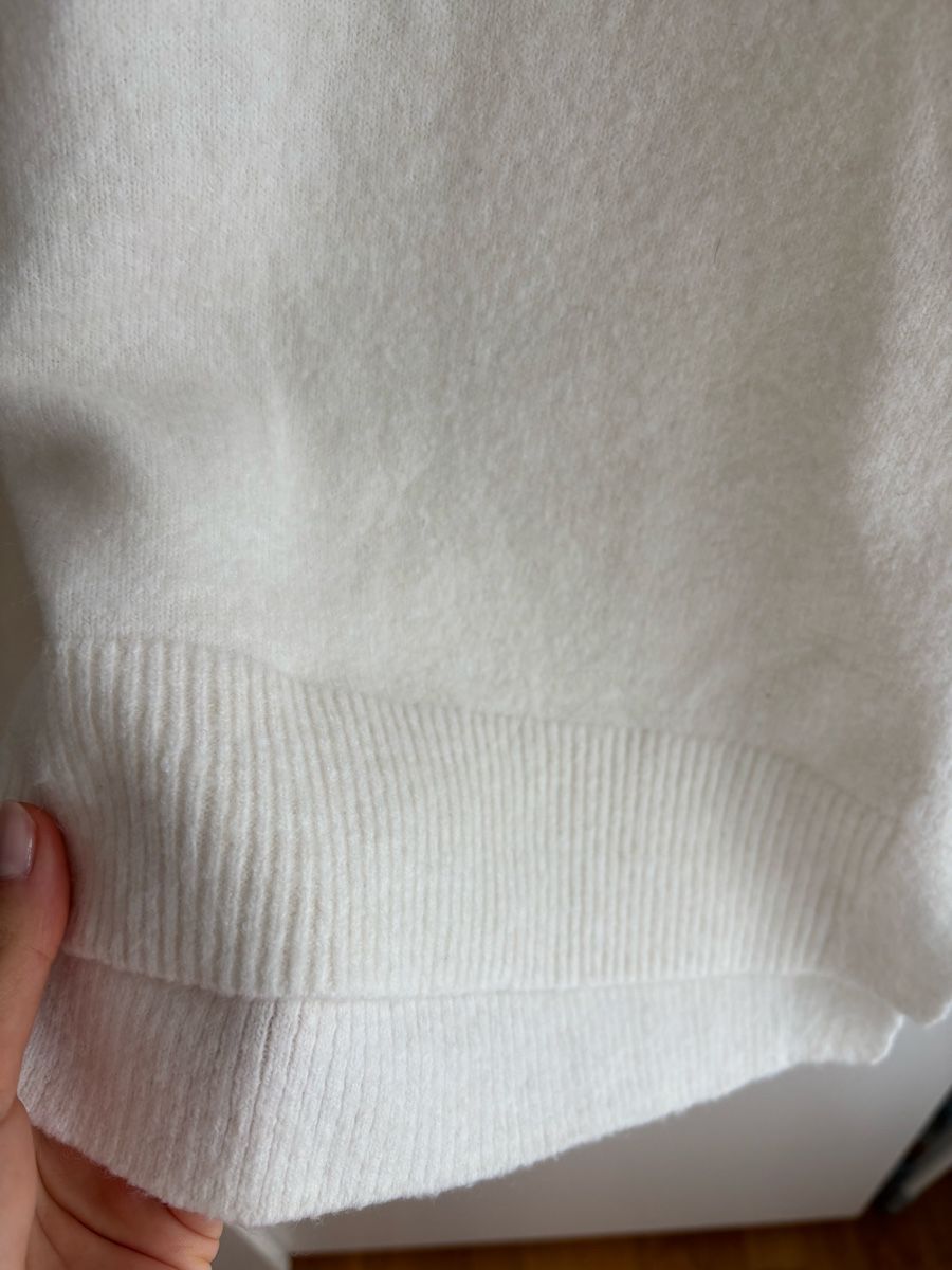 H&M Maglioni & Felpe: Kuschliger Pullover weiss – Usato da Winterthur venduto da leimaj 1