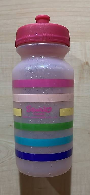 Borracce & Thermos: Gourde enfant Hello Kitty / Hello Kitty Kinderflasche – Usato da Soral venduto da Diiiiiiiane 1