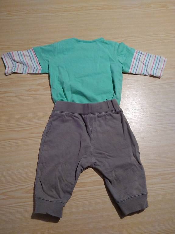 Lotti & Set di vestiti: Baby Kleider Gr.62 – Usato da Ebnat-Kappel venduto da Schneehas20 1