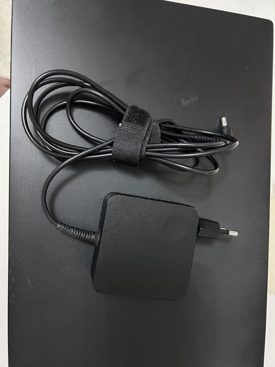 Lenovo Notebook: Ordinateur portable Lenovo – Usato da St-Barthélemy VD venduto da lap_tc5x 7