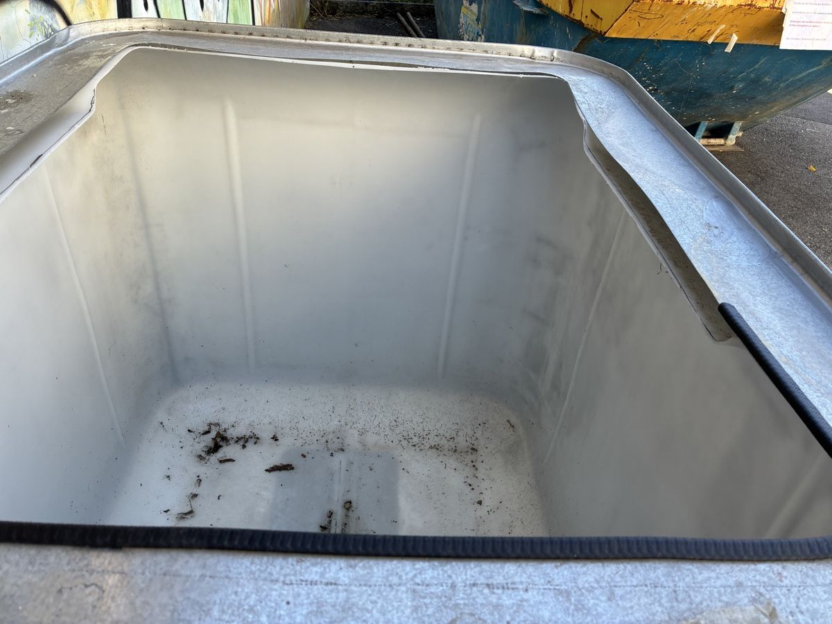 Abbeveratoi e trogoli: Wassertank 1000 l – Usato da Langendorf venduto da wagi63