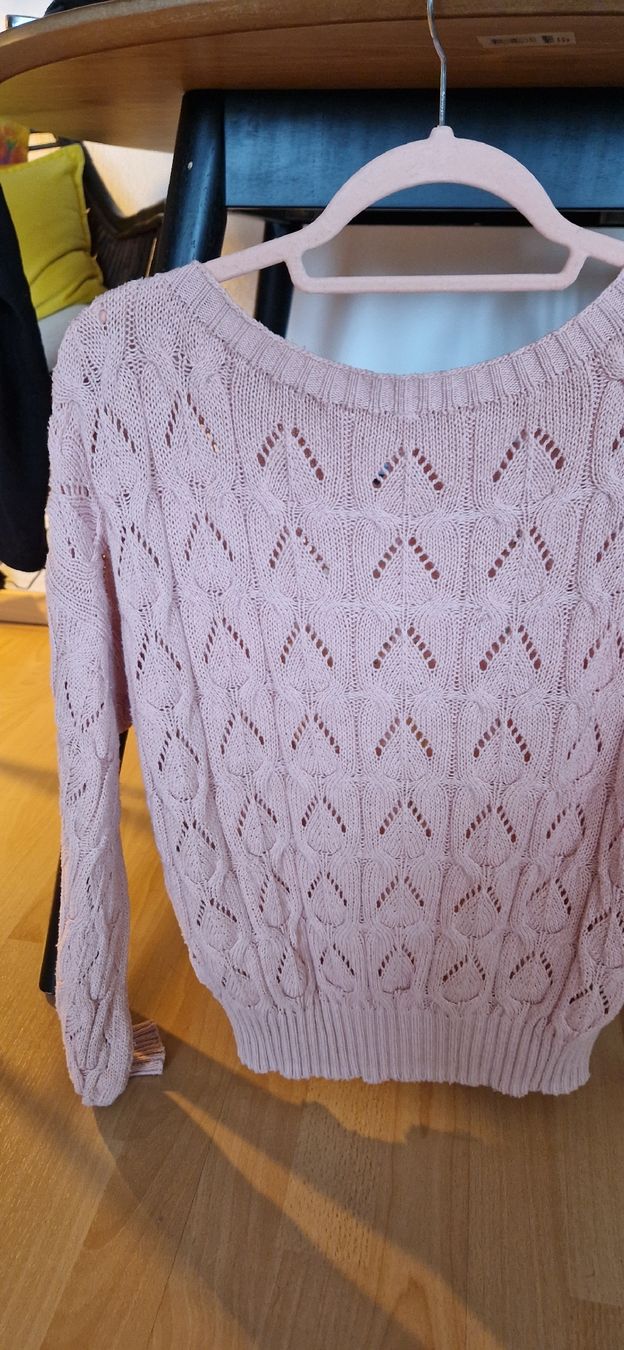 Maglioni & Felpe: Damen Strickpullover Rosa Gr. S Lochmuster – Usato da Rüfenacht BE venduto da Loeti1992 1