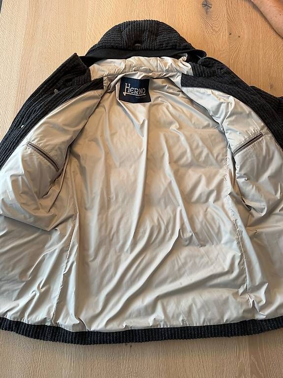 Giacche: HERNO HERREN-WINTERJACKE GRÖSSE 48 – Usato da Niederhelfenschwil venduto da Mileko 1
