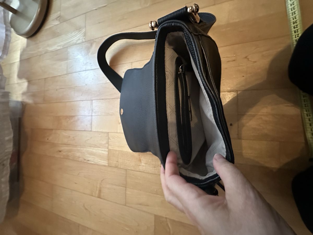 Taschen für Damen: Schicke schwarze Kunst-Ledertasche mit Fransen – Neu (gemäss Beschreibung) aus Altendorf von Eastwick4 1