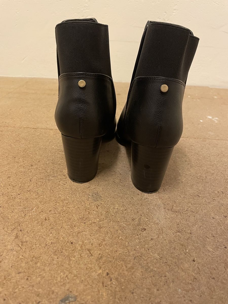 Dorothy Perkins Damenschuhe: Stiefelette 39 – Gebraucht aus aarau von A.Naef 1