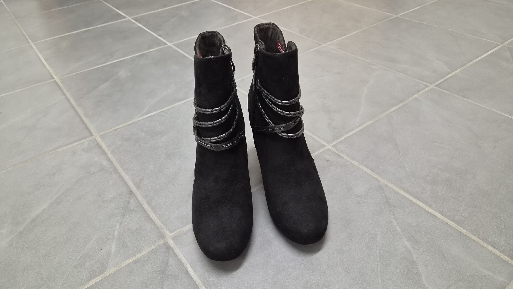 Tamaris Scarpe da donna: Stiefeletten TAMARIS, 39 – Usato da Frasnacht venduto da MiraBelle79 1