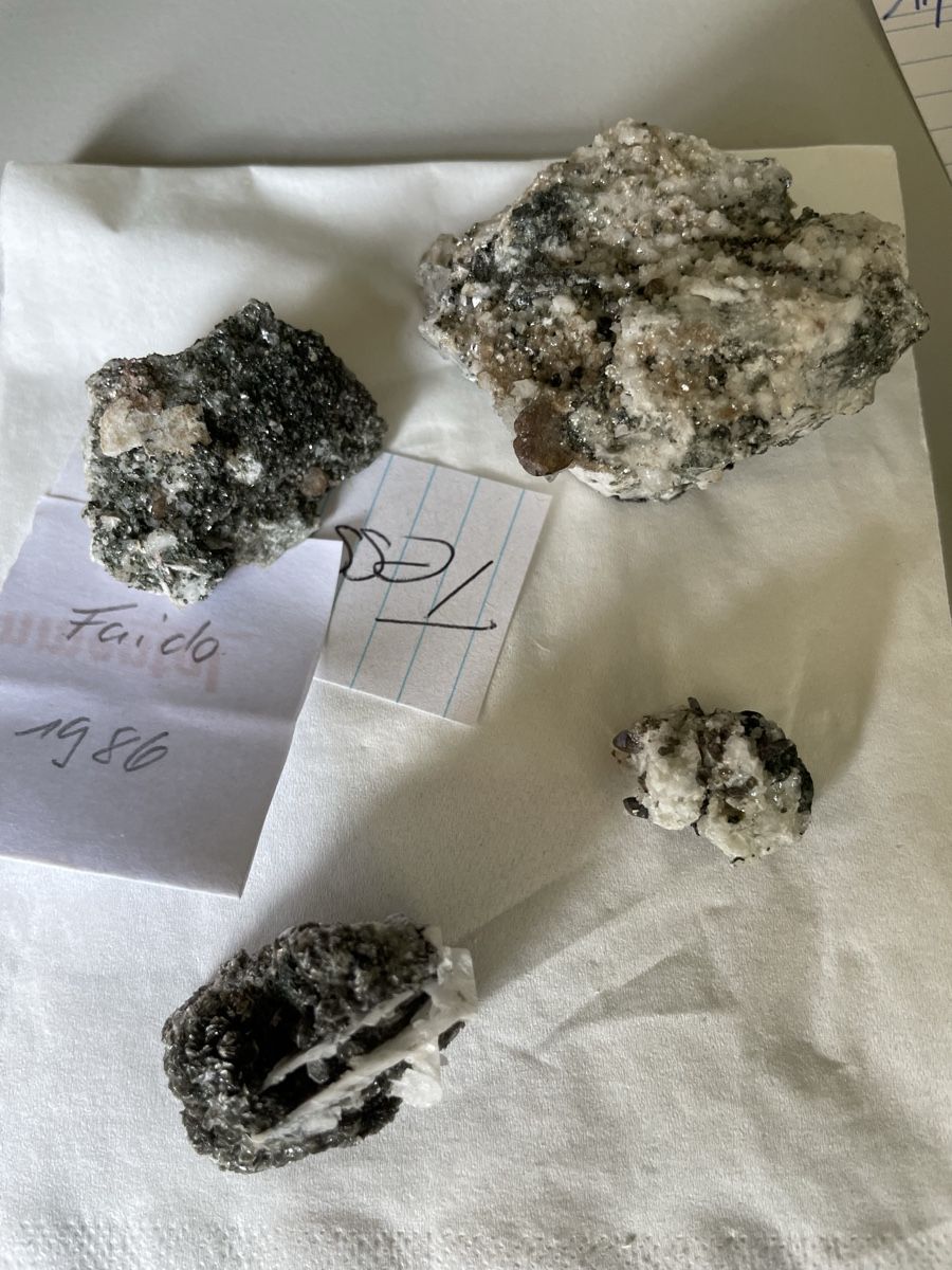 Minéraux & Lithothérapie: Alte Mineraliensammlung  – D'occasion à Mollis par Romana1978 5