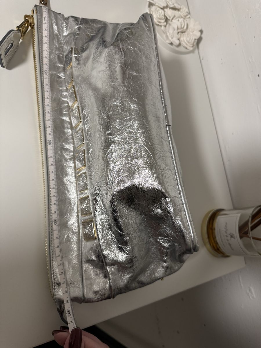 Marc Jacobs Borse da donna: Marc Jacobs Silver Leather Clutch Bag - Stunning! – Nuovo (secondo la descrizione) da Sarnen venduto da vik_jw5z 4