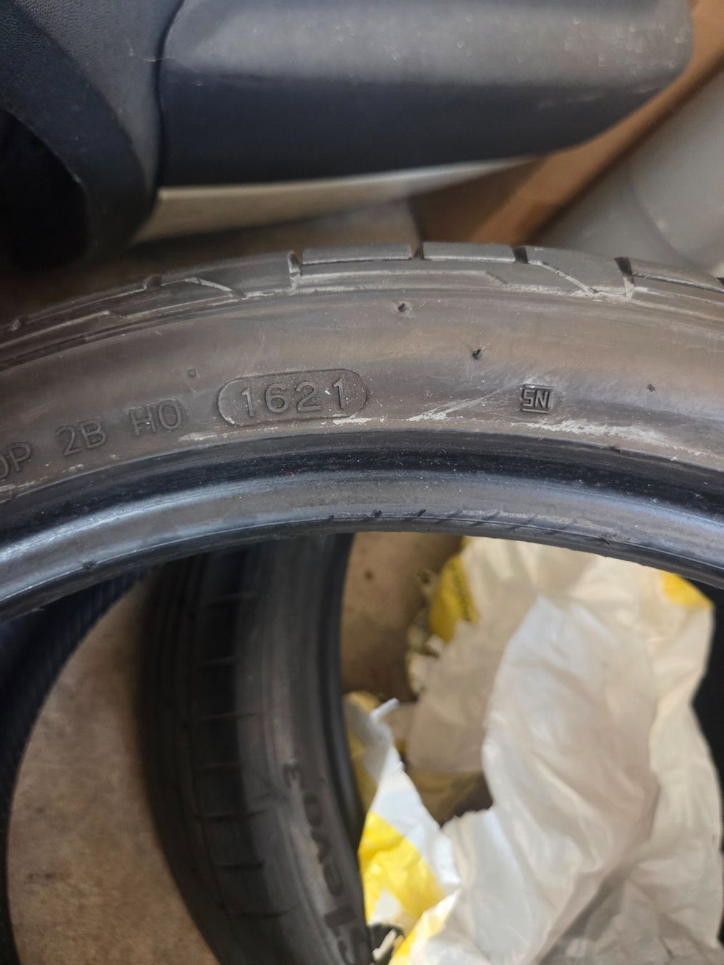 Altro in Scrittura & Disegno: Pneus été 235/35R19 – Usato da Yverdon-les-bains venduto da vwg_89 2