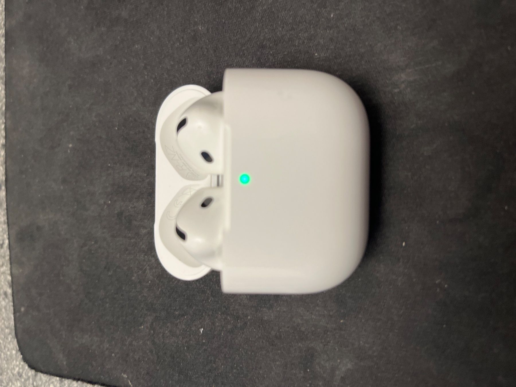 Apple Cuffie: Apple AirPods 4 ANC – Nuovo e nell'imballaggio originale da Vallamand venduto da noellebaudin75
