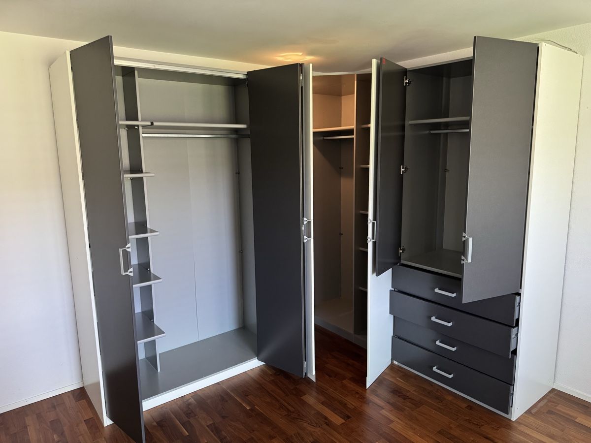 Armoires: Eckschrank  – D'occasion à Wettingen par beki14 1