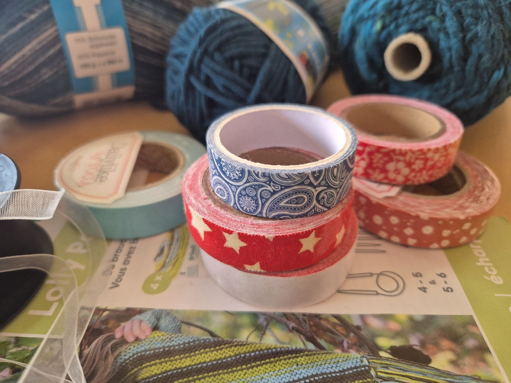 Kit bricolage: Handarbeitsmaterial, Wolle, Garn, Bändchen... – Usato da Herzogenbuchsee venduto da herzchae 5