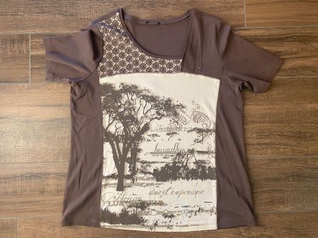 T-Shirt mit Aufdruck aus Baumwolle braun / weiss Gr. 44