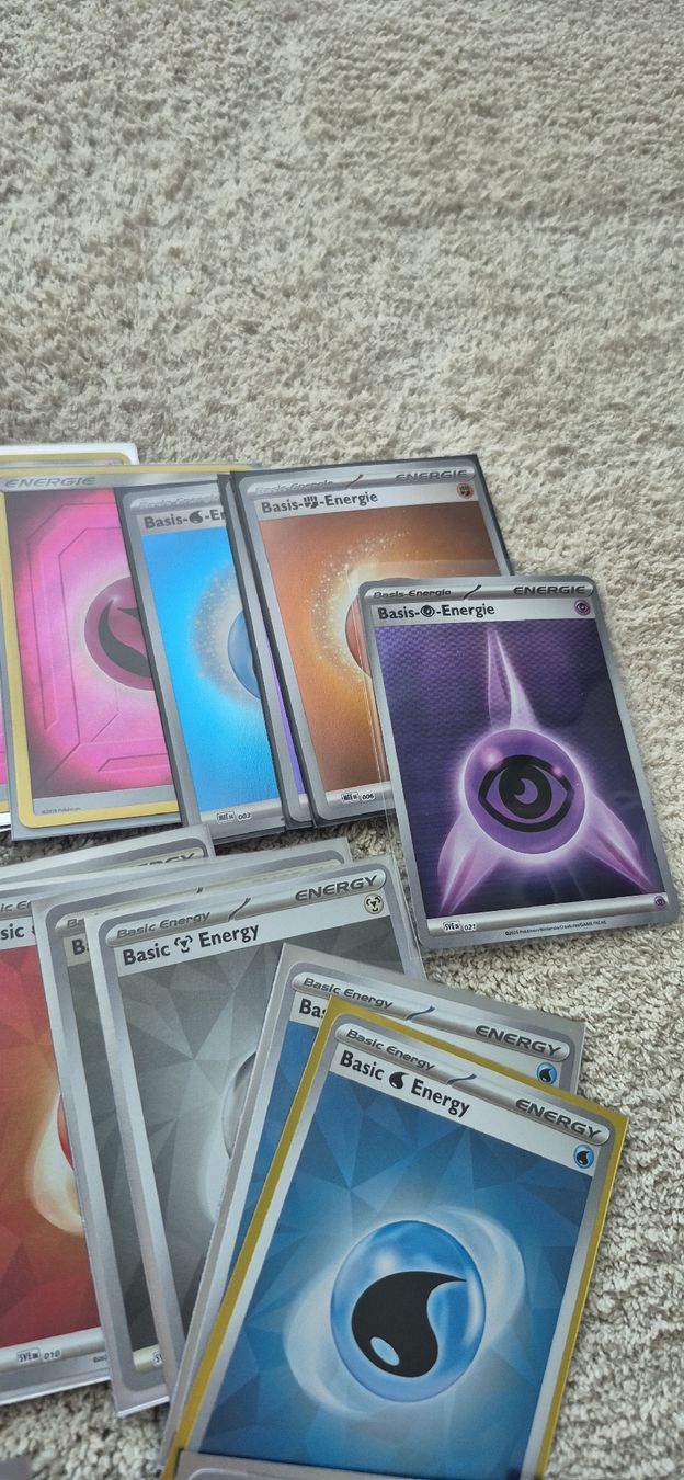 Pokémon Carte collezionabili: Pokémon Holo Energiekarten Sammlung – Usato da Mönchaltorf venduto da Volkner 2