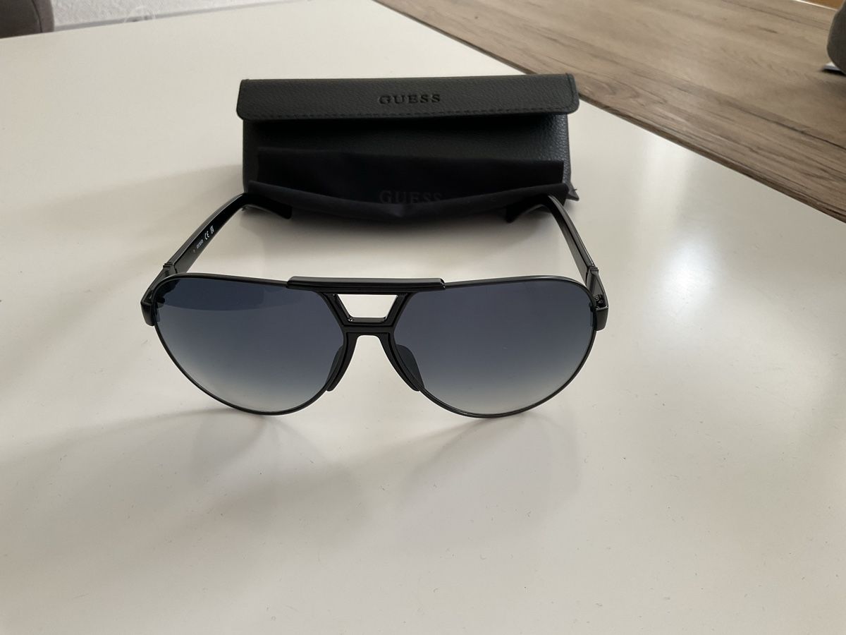 Guess Occhiali & Lenti: Sonnenbrille Guess – Nuovo (secondo la descrizione) da Chur venduto da Meili81