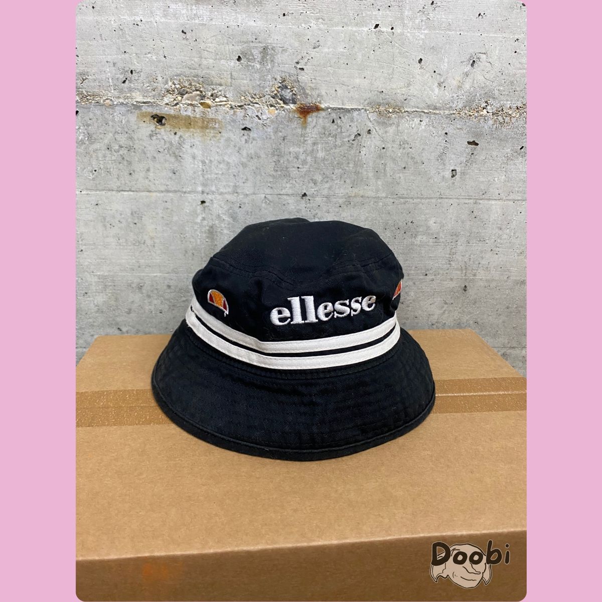 Ellesse Copricapi, berretti & cappellini: Bob Ellesse noir rétro brodé  – Usato da Ballaigues venduto da n4y_99k5