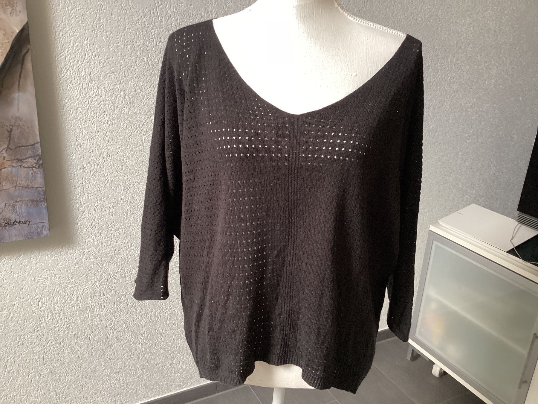 Maglioni & Felpe: Boutique Damen Pullover schwarz Gr. Onesize luftig, leicht – Usato da Homberg b. Thun venduto da Homata