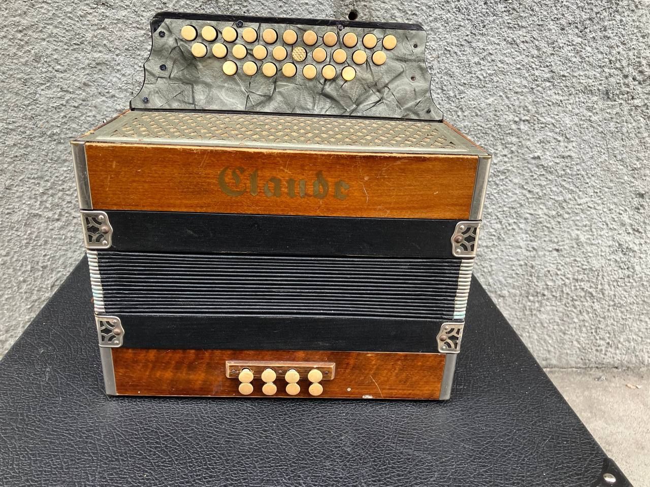 Hohner Musikinstrumente: Akkordeon Hohner (Claude) – Defekt aus Schiers von Josta72