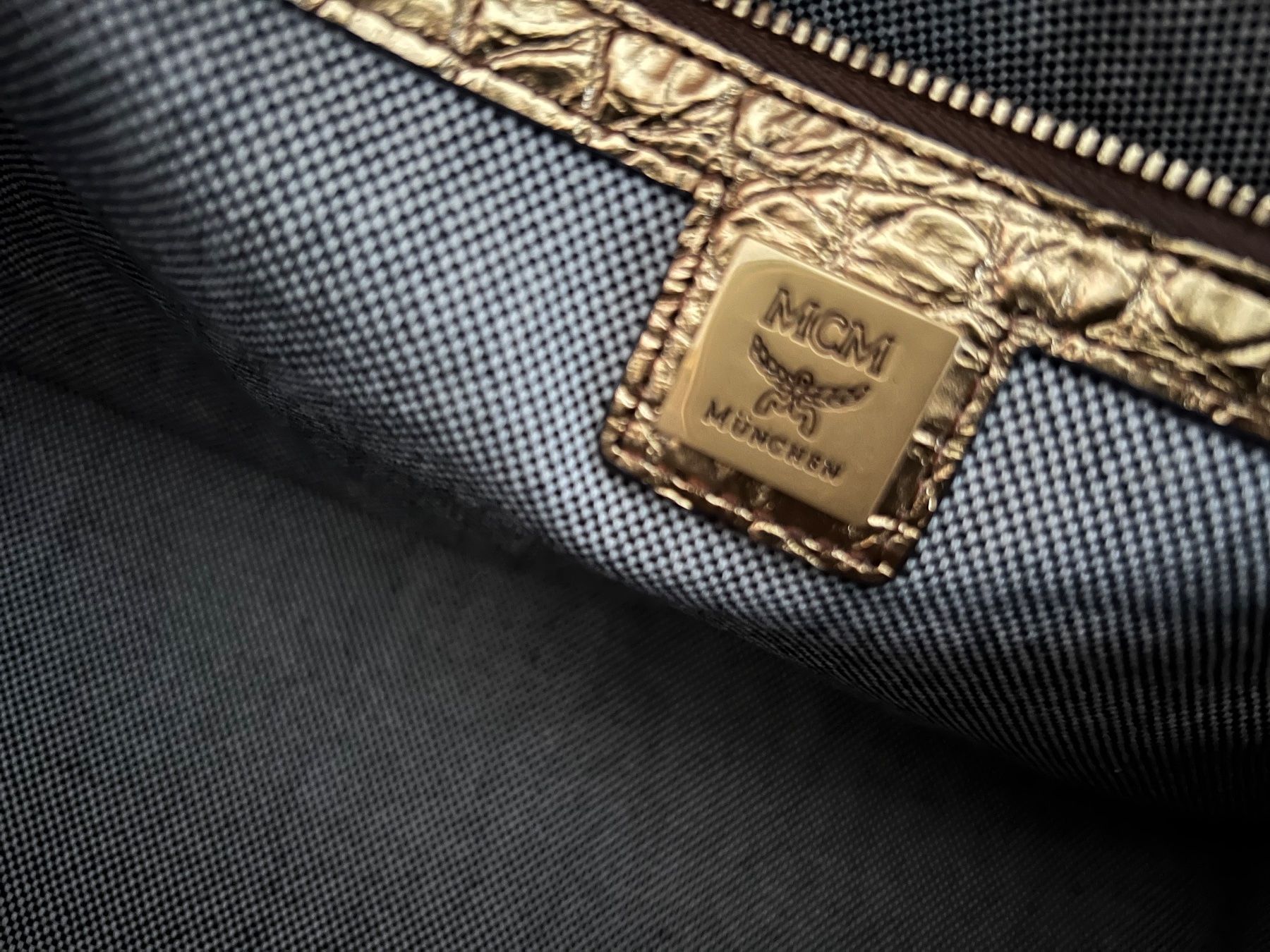 Mcm Borse da donna: MCM Handtasche, Gold, Neuwertig ein Hingucker! – Nuovo (secondo la descrizione) da Ebmatingen venduto da Mistelu 8