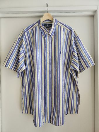 Ralph Lauren Short Sleeve Shirt, in size XXL, relaxed fit.