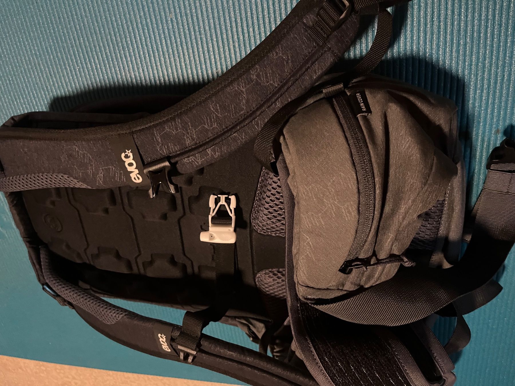Evoc Zaini: evoc Trail pro Rucksack MtB Velo Rückenprotector – Usato da St. Niklaus VS venduto da wildholzmann 2
