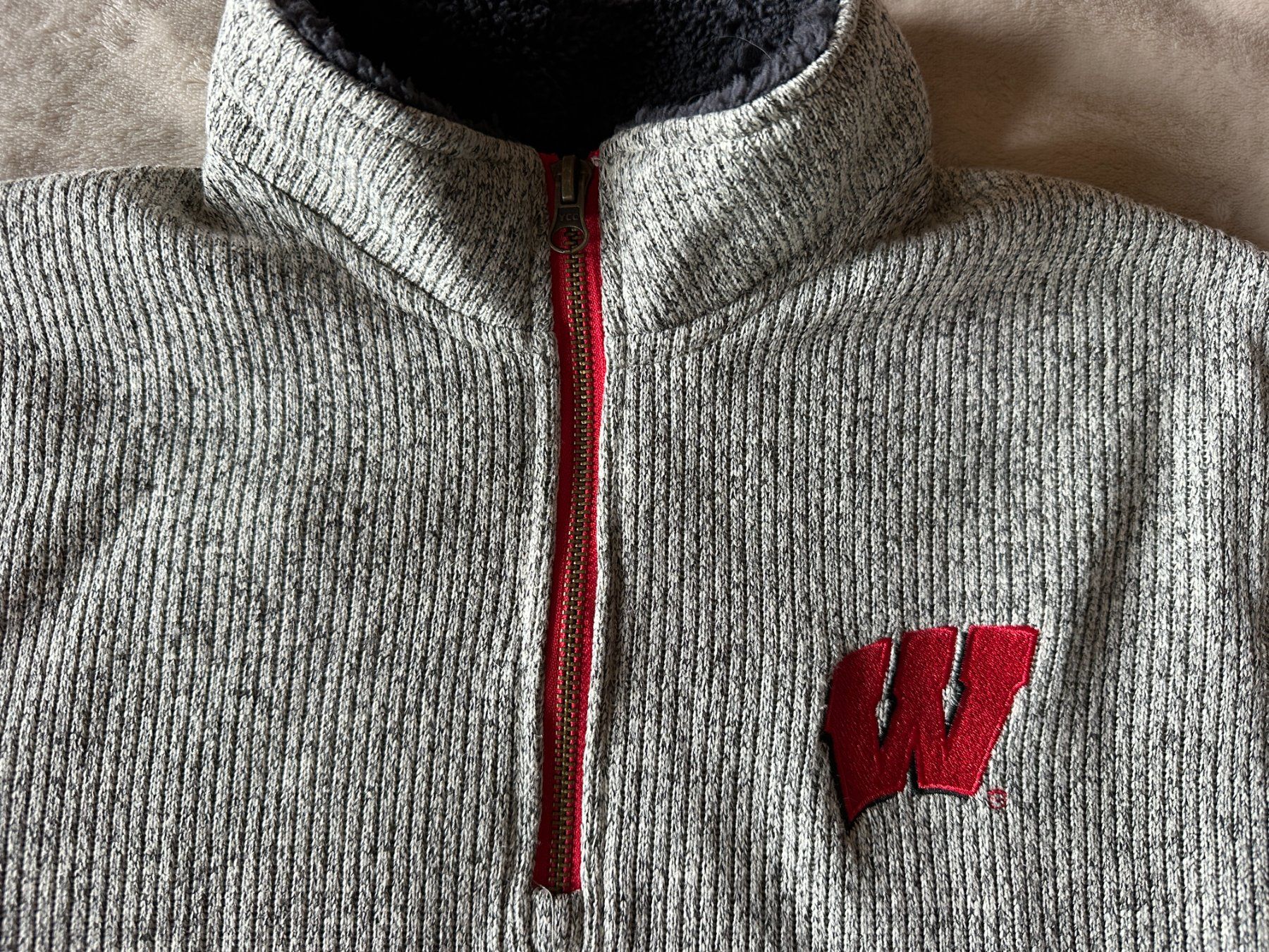 Maglioni & Felpe: Toller Sportlicher und Warmer Herren Pullover Gr. M – Usato da Tägertschi venduto da TheChange