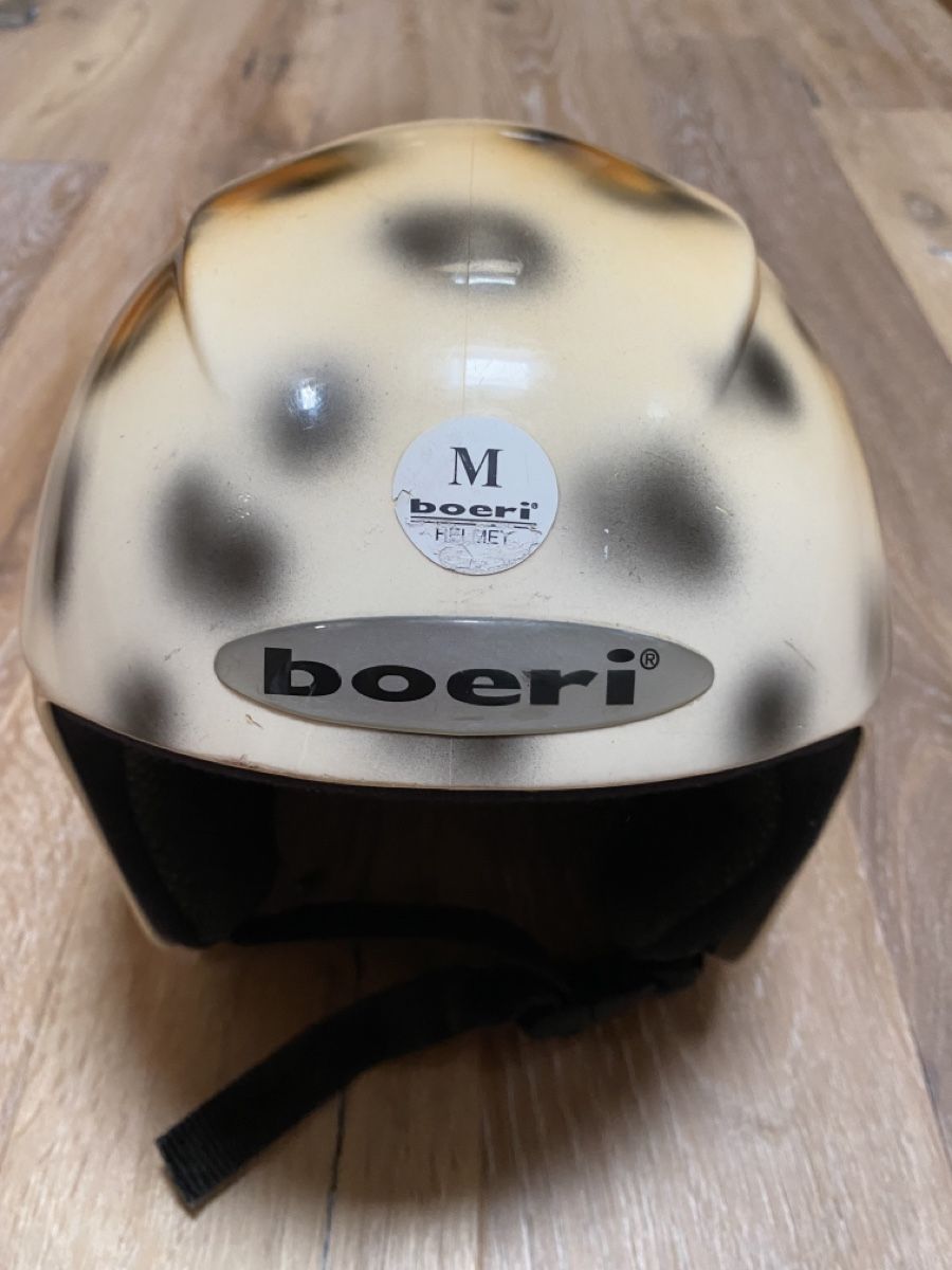 Caschi: Great child’s leopard ski helmet. 54cms – Usato da Grund b. Gstaad venduto da PlageNeige 1