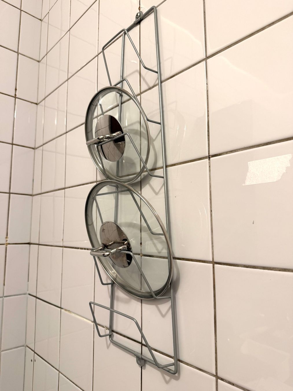 Wandhalterungen: Wandmontierter Deckelhalter / Küchenorganizer – Gebraucht aus Zürich von Ikle00 1