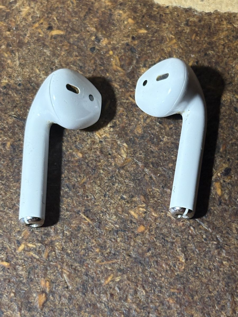Apple Cuffie: Apple AirPods original Apple – Usato da Balsthal venduto da hammer008 1