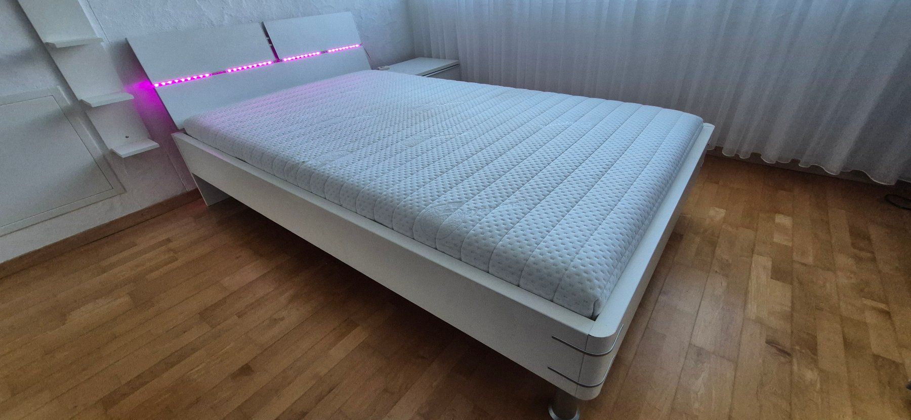 Lits: Bett mit Nachttisch – D'occasion à Obernau par countdown