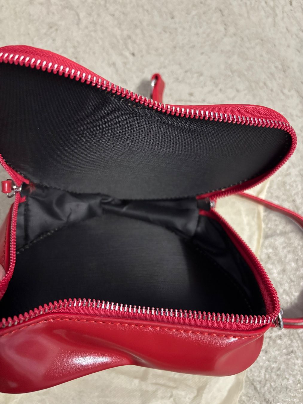 Borse da donna: Trendige Herz Tasche rot mit Kette – Usato da Sonterswil venduto da VD-Service 4