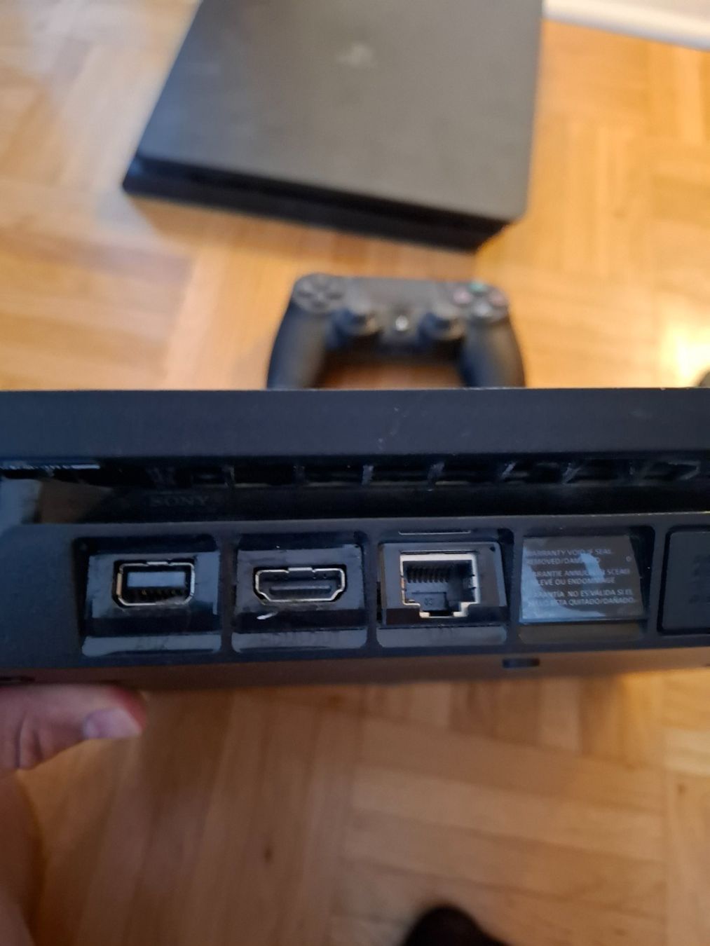 Sony Console: PS 4 Slim 2 Stk mit Zubehör – Usato da Gipf-Oberfrick venduto da Konsolen_Colin 2