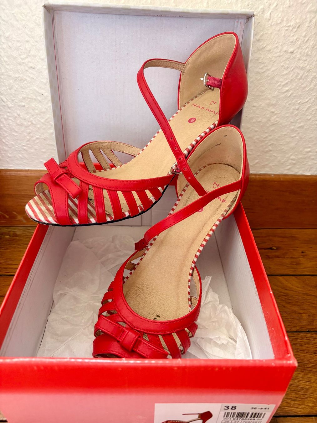 Nafnaf Scarpe da donna: Escarpins cuir rouge Nafnaf T38 – Usato da St-Ursanne venduto da milezarde 3