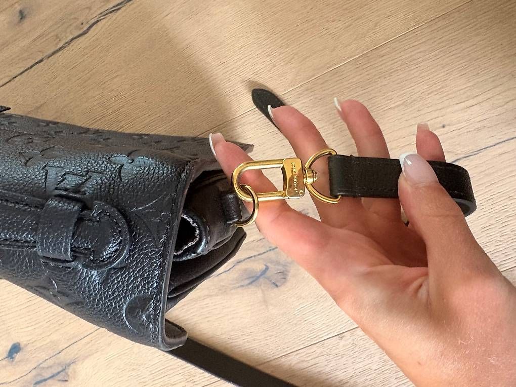 Taschen für Damen: Louis Vuitton Pochette Metis schwarz – Gebraucht aus Sarmenstorf von Bubelis 3
