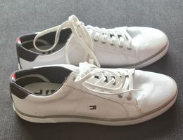 Schöne Tommy Hilfiger Sneakers Gr. 39 Unisex weiss Schuhe