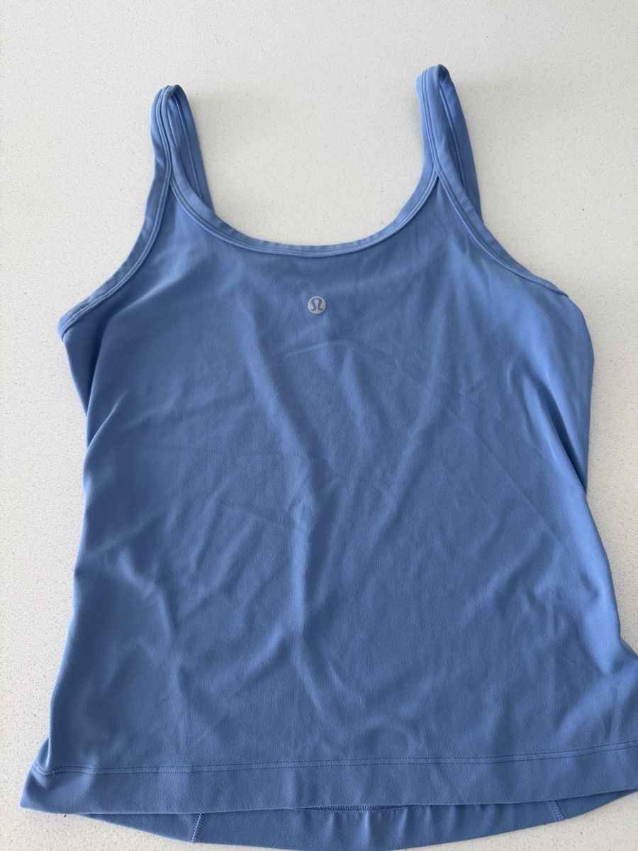 Lululemon Top: Lululemon Tank Top blue size 6 – Nuovo (secondo la descrizione) da Meggen venduto da Petra-Arte 1