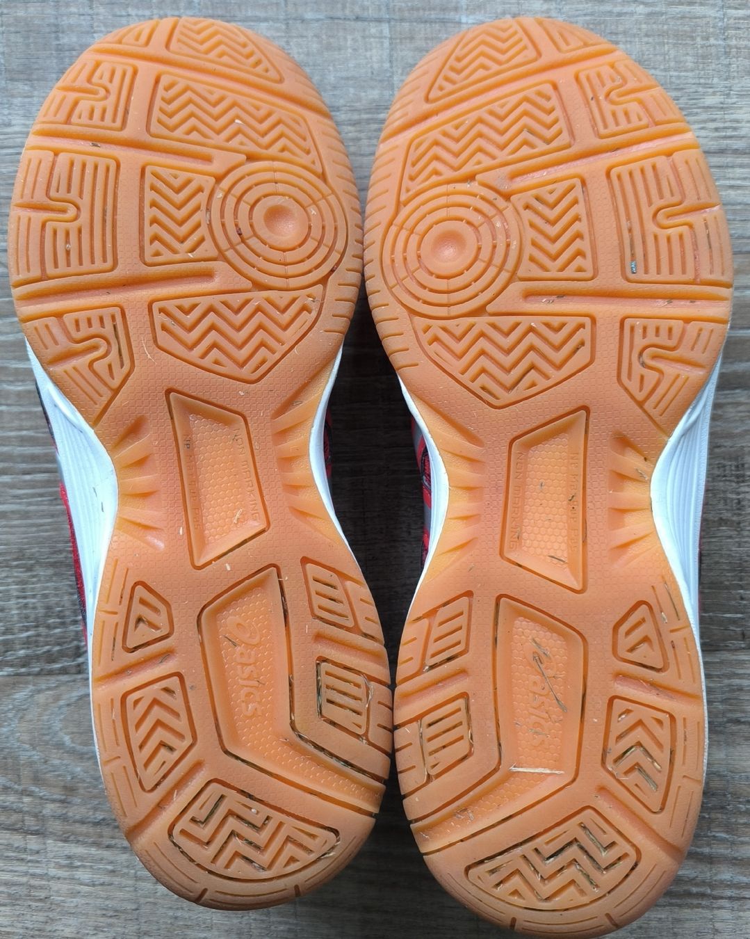 Asics Herrenschuhe: Asic Gr. 40 Hallenschuhe – Gebraucht aus Oberwil-Lieli von Atom17 1