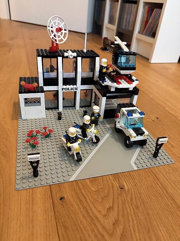 Lego Kit di costruzioni: Lego 6386: Police Command Base – Usato da Diepflingen venduto da Dj3