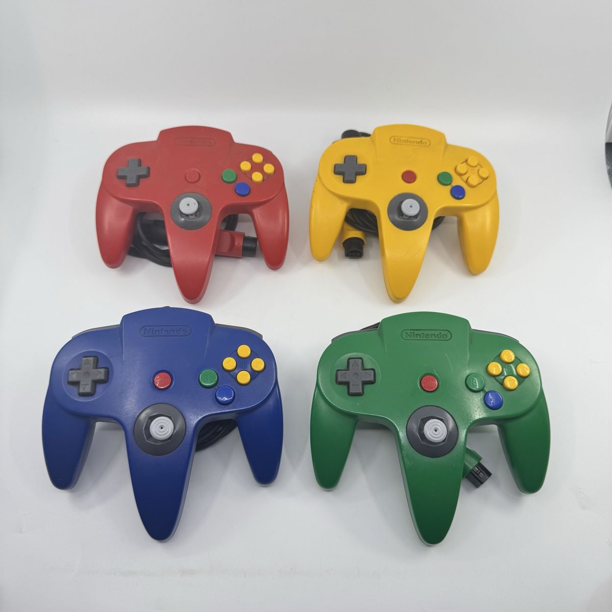 Nintendo Controller: 4 Original Nintendo 64 Controller – Gebraucht aus Herisau von Seyashop1