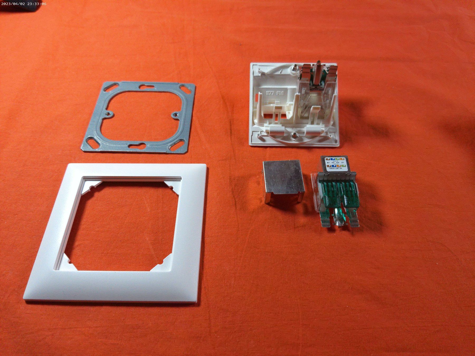 Feller Spine: Netzwerkdose 2x RJ45 Dual – Usato da Oftringen venduto da shoptwotrade 4