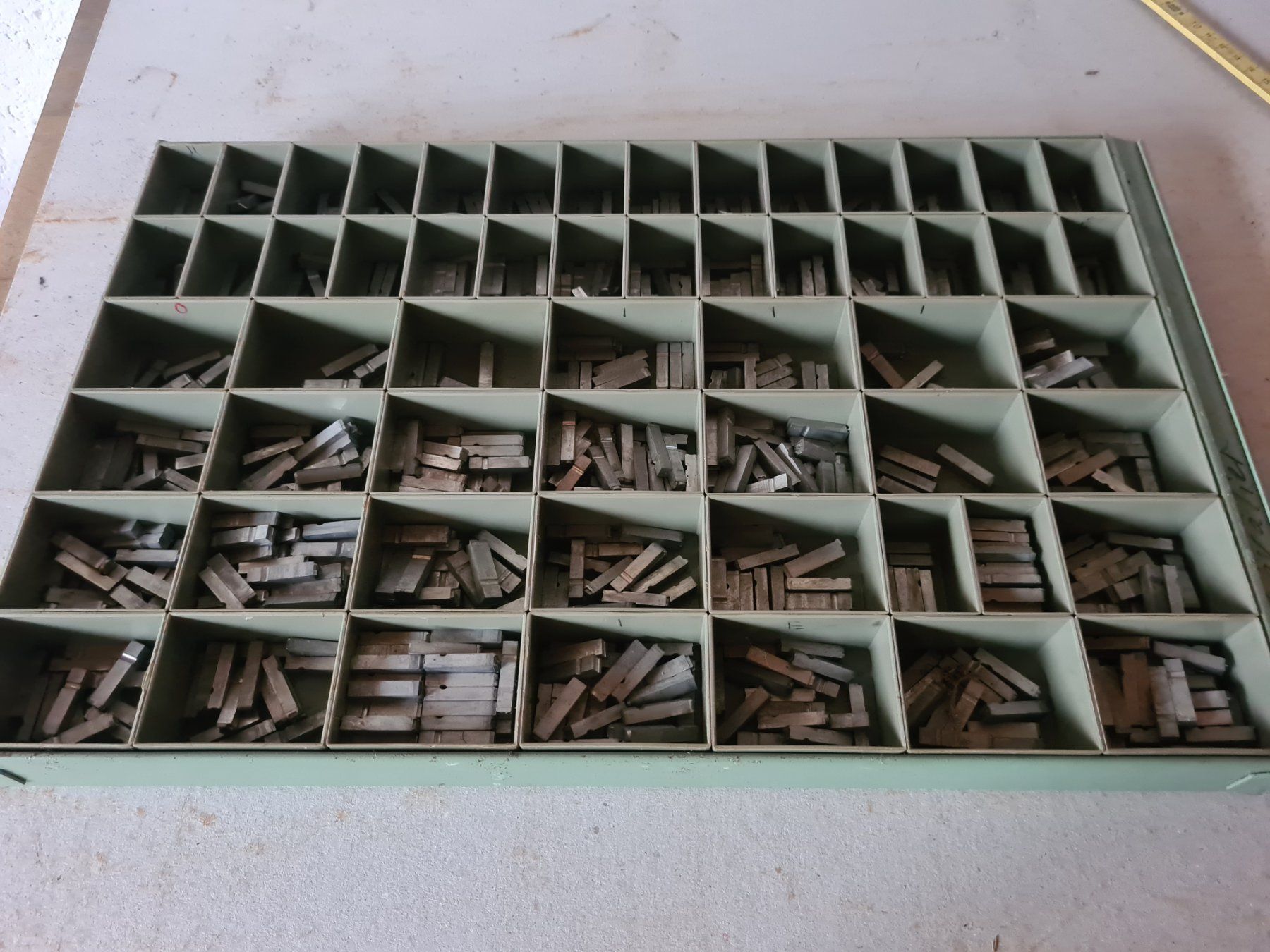 Tutti gli attrezzi: Bleisatz Buchstaben Letterpress Chevalier 12 – Usato da Escholzmatt venduto da FuyuIgloo 2
