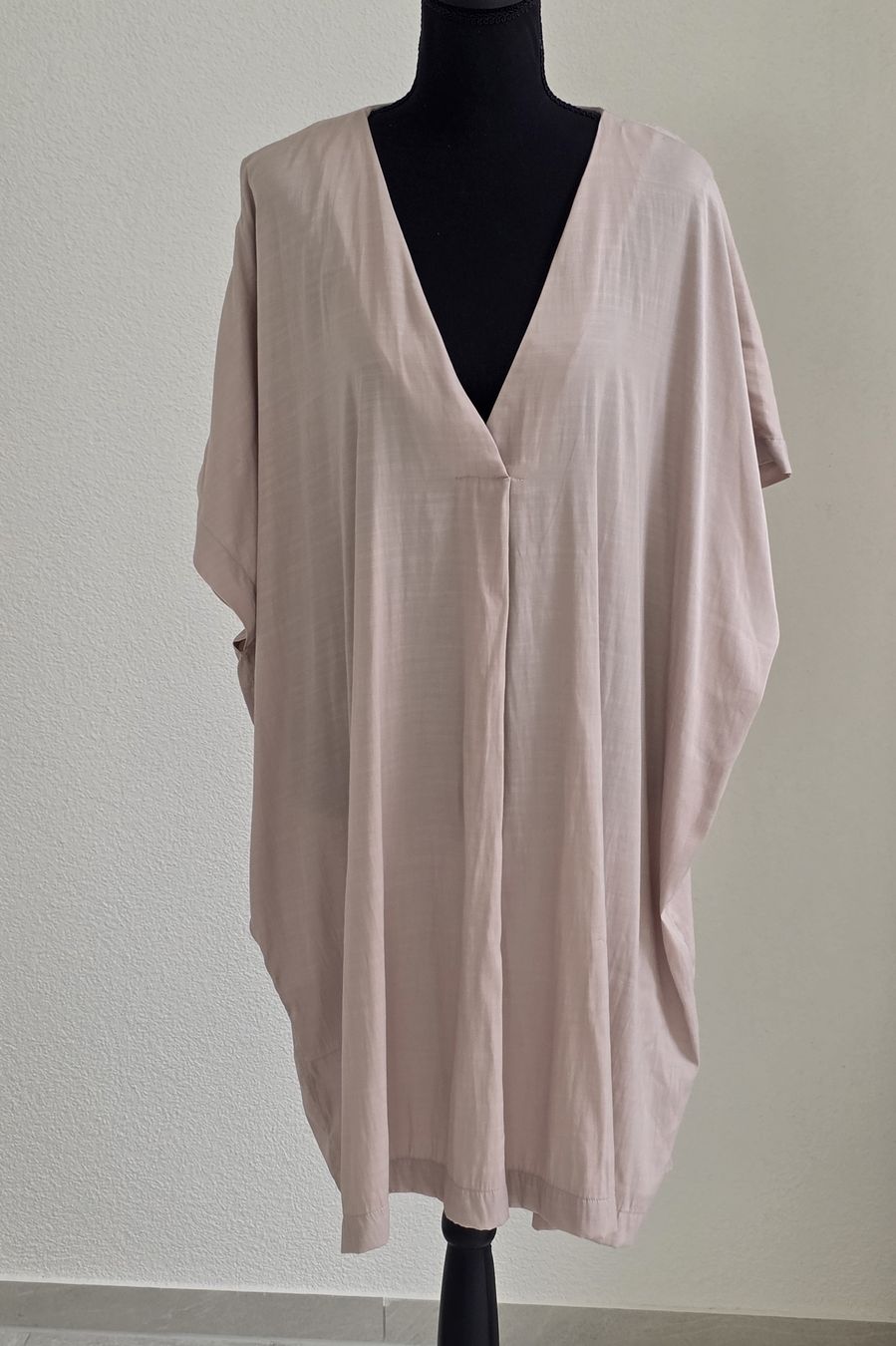 H&M Robes: H&M Kleid V-Ausschnitt Oversize XL  – Neuf (Voir description) à Rheinsulz par Gilea