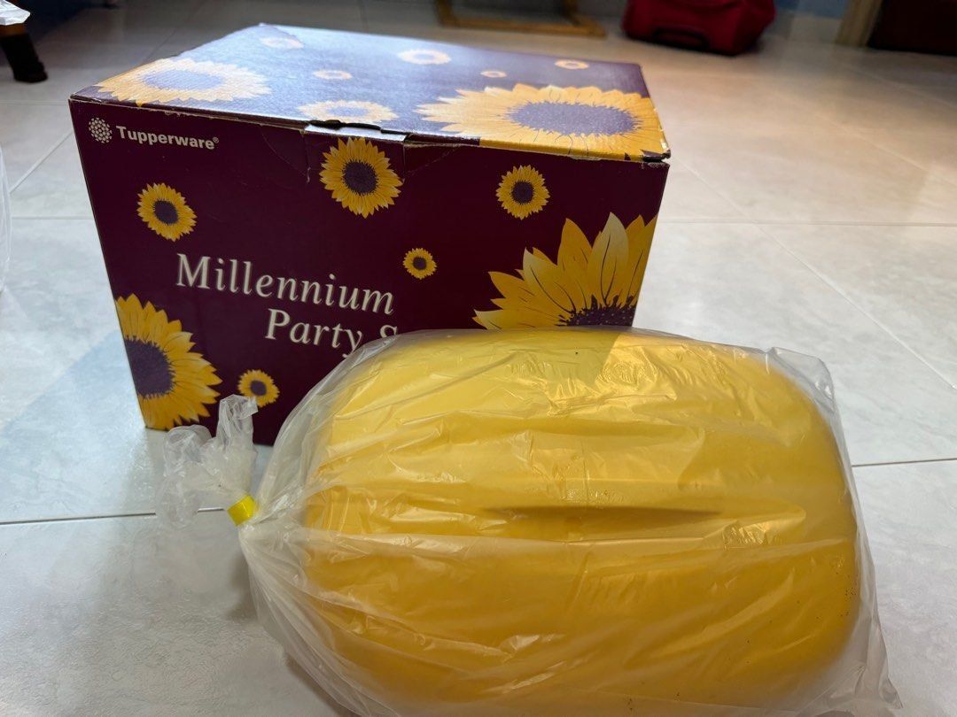 Tupperware Contenitori & Simili: Tupperware Millennium Party Set 14 Teilig Neu OVP – Nuovo e nell'imballaggio originale da Saas-Grund venduto da GarageSaleToday 2