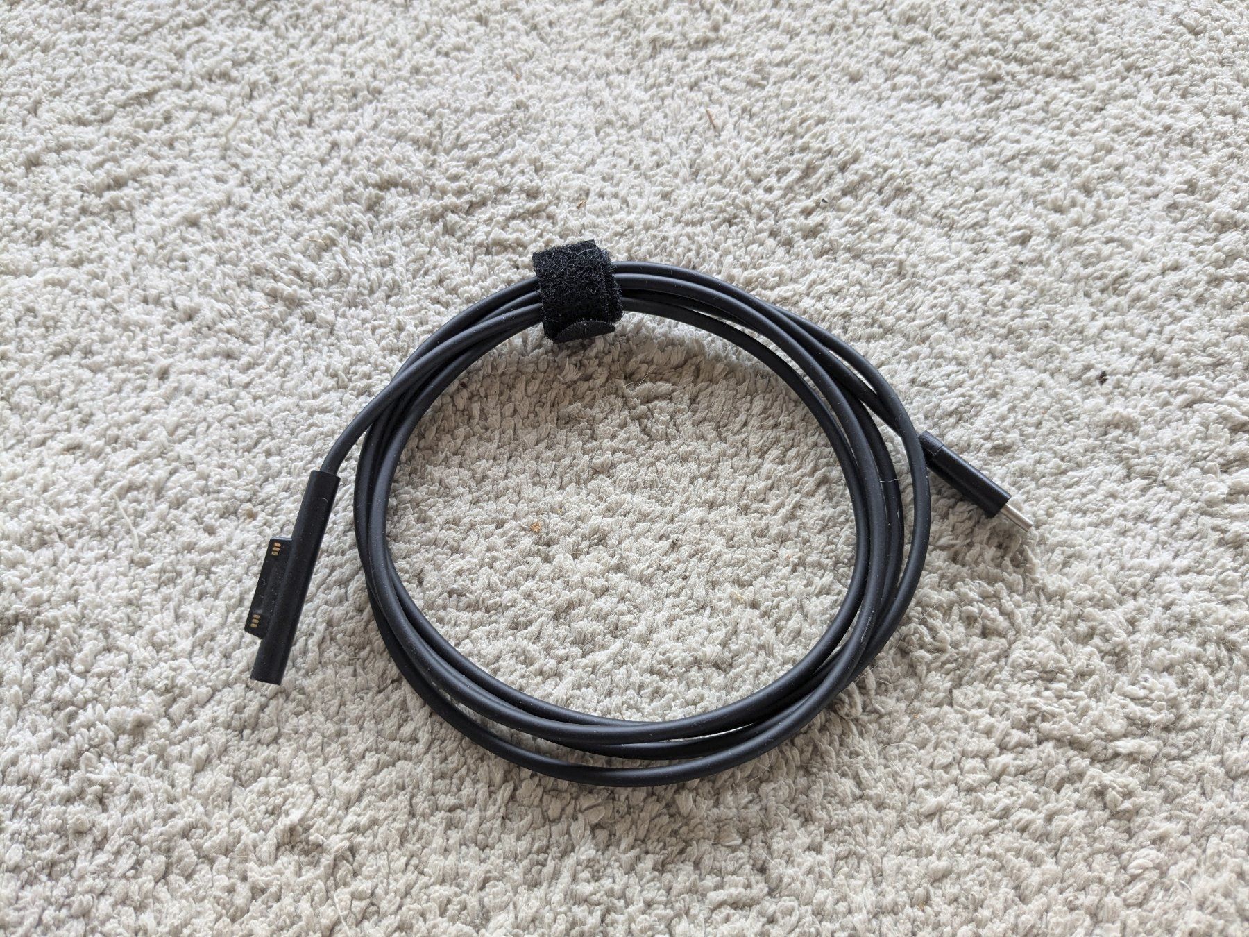 Microsoft Câbles: USB-C zu Surface Connect Kabel – D'occasion à Oberdiessbach par Milo78