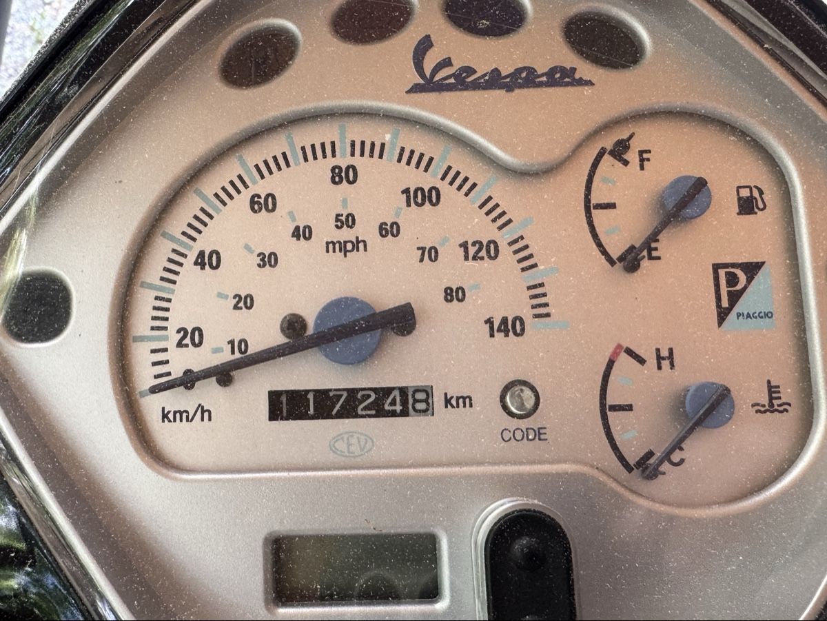 Vespa Scooter: PIAGGO Vespa GT 200 – Usato da Chemin venduto da Lbishop 4