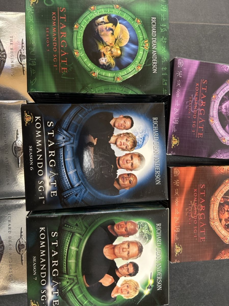 Tutti i DVDs: Stargate Kommando SG 1 – Usato da Ebertswil venduto da bru3 2