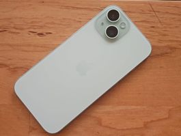 iPhone 15  125GB in hellgrün praktisch unbenutzt