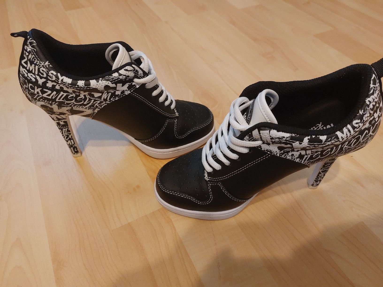 Damenschuhe: Missy Rockz High Heels Grösse 36 – Gebraucht aus Pratteln von Rapplemcunzel 1