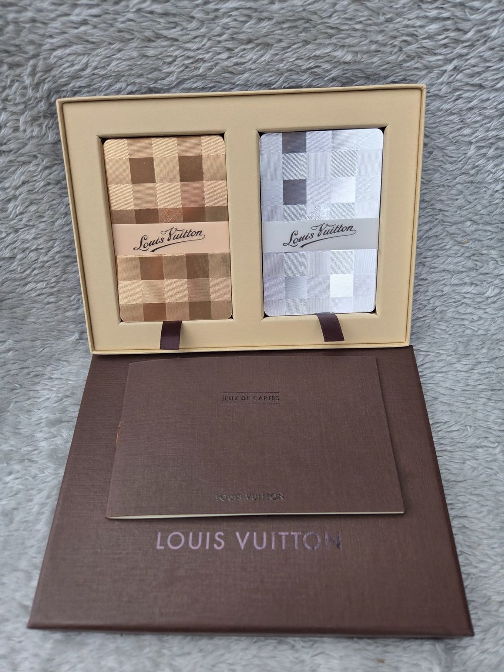 Giochi: Exklusives Louis Vuitton Spielkarten- Set. Limited Edition – Nuovo e nell'imballaggio originale da Uetendorf venduto da NicoleTedesco