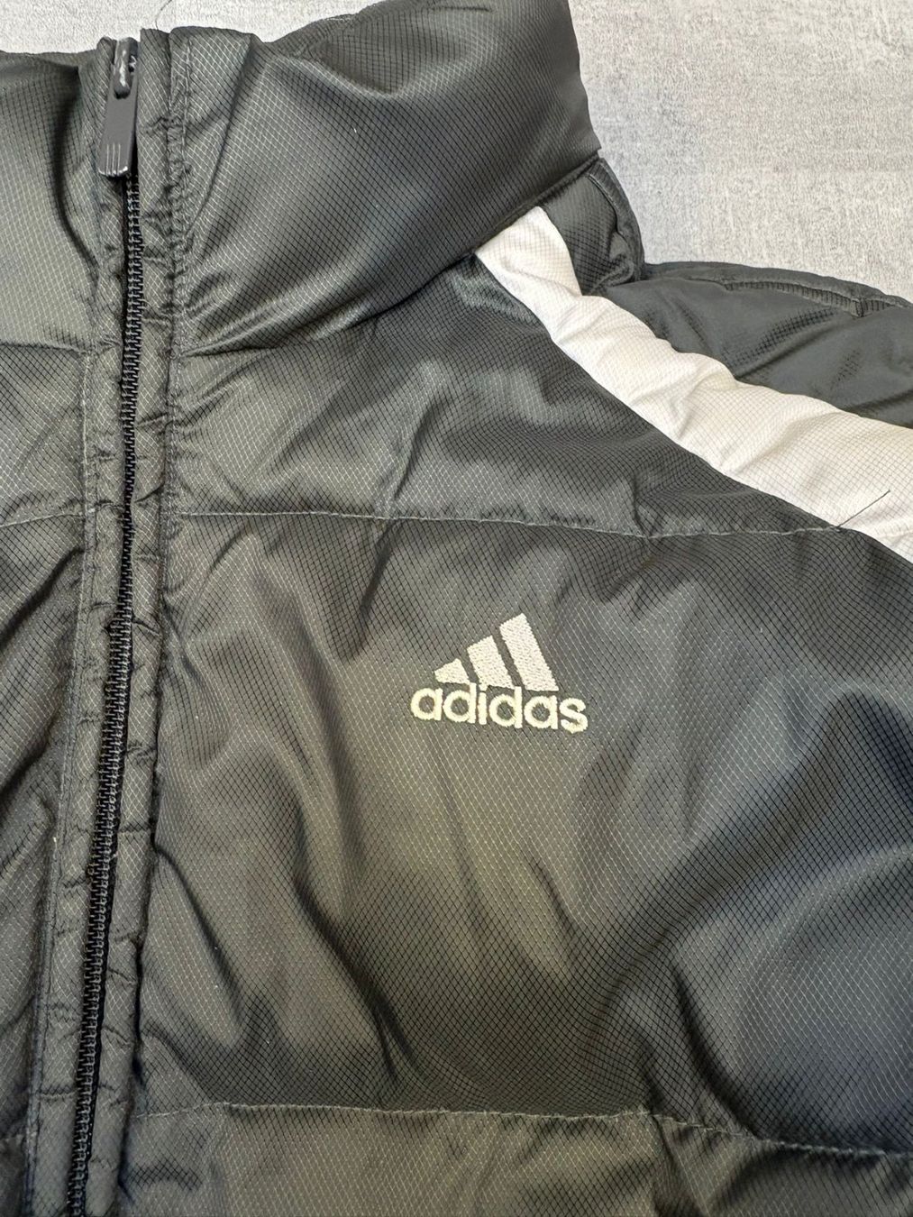 Adidas Jacken: Adidas Vintage Winterjacke 2004 - Grösse M – Neu (gemäss Beschreibung) aus Werdenberg von hase.vintage 1
